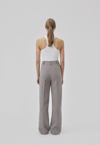 Modström GALE PANTS - Trousers - steeple gray