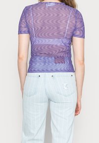 Weekday Triko s potiskem - lilac