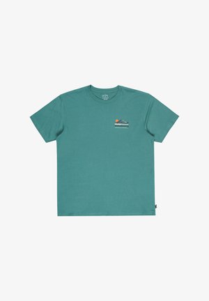 Green cotton t-shirt with short sleeves, round neckline, and a printed logo featuring an orange sun and mountain design on the front.