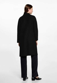 Mango Kids Mantel - black