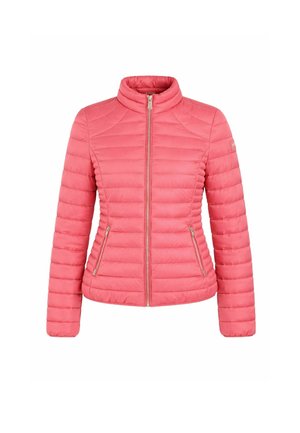 Giacca trapuntata leggera color rosa corallo con zip frontale completa, collo alla coreana, maniche lunghe e tasche laterali con zip.