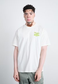 Thumbnail Image 4