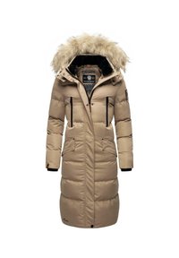 Beige Steppjacke mit einem Kapuzenbesatz aus Fell, langer Schnitt, Reißverschluss- und Knopfverschluss, zwei vorderen Reißverschlusstaschen, gerippten Bündchen und Logodetail.