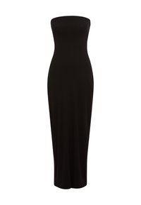 Μαύρο μάξι φόρεμα χωρίς τιράντες με ραβδώσεις, εφαρμοστή σιλουέτα και μήκος έως το πάτωμα. Χωρίς ορατά μεταλλικά στοιχεία ή σχέδια.