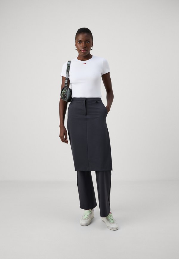 ELE - Basic T-shirt - 1004