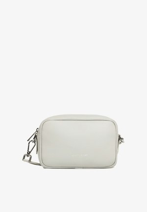 Leder-Crossbody-Tasche in Hellgrau mit rechteckiger Form. Mit einem Reißverschluss in Silberoptik, verstellbarem Schulterriemen und dezentem, eingestanztem Logo.