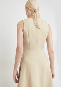 Taifun Vardagsklänning - sand