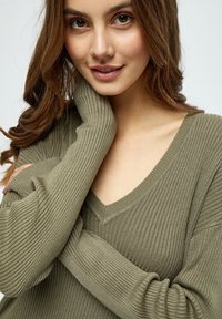 Desires DEGEISHA RIB V-PULLOVER - Maglione - mermaid green
