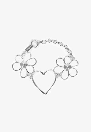 Bracciale in argento con due forme di fiore e un cuore al centro. Design a catena con centri testurizzati nei fiori.
