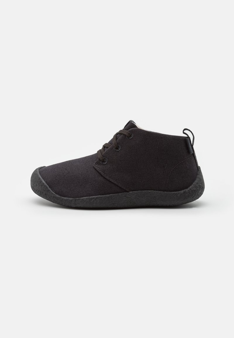 chukka trainers