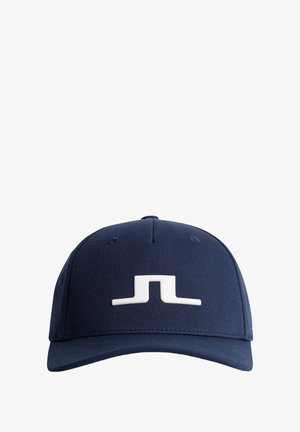 Tummansininen бейсболка, valmistettu kankaasta, jolla on jämäkkä muotoilu. Edessä on näyttävä valkoinen logo ja ilmanvaihtoaukot.