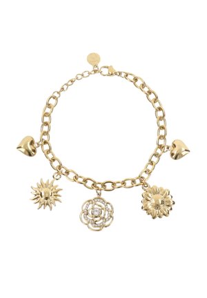 Bracciale con ciondoli in oro con cuore, sole, fiore di strass e girasole, su una banda a maglia con chiusura a moschettone.