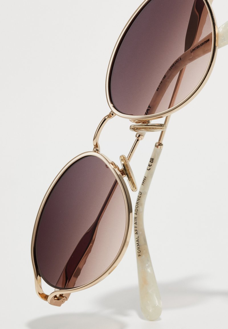 QUAY // ltd ed oversized round sunglasses gold frame brown gradient lens V Gold Sunglasses Collection – Quay main image 2