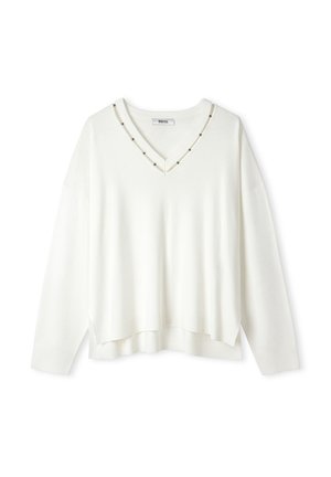 Biały sweter dzianinowy z dekoltem w kształcie litery V i ozdobnymi ćwiekami wzdłuż dekoltu. Posiada długie rękawy i lekko skrócony dół. Teksturowana tkanina.