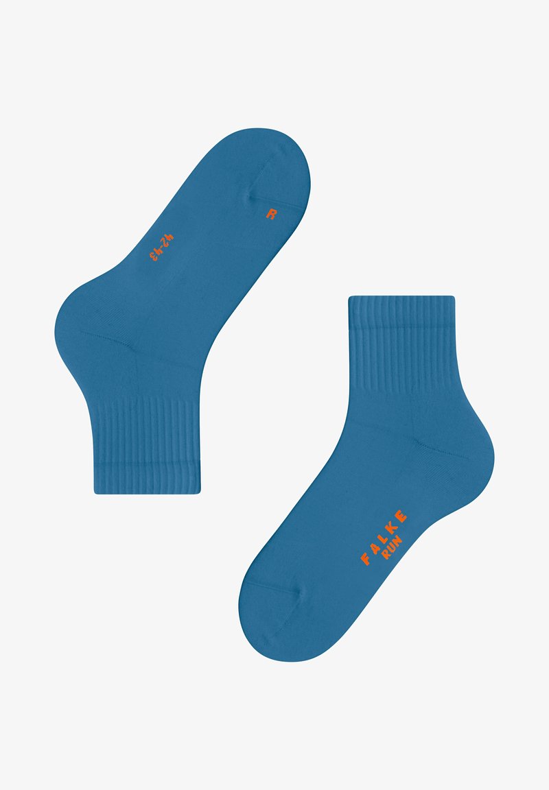 Blue ankle socks with ribbed cuffs, made of smooth fabric. Features contrasting orange text "FALKE RUN" and size indication on the sole.