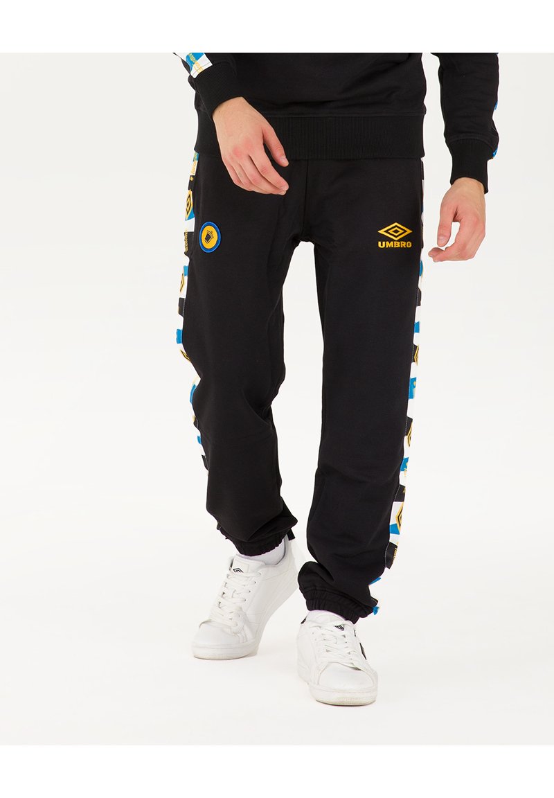 Umbro Tracksuit bottoms nero/black Zalando.de