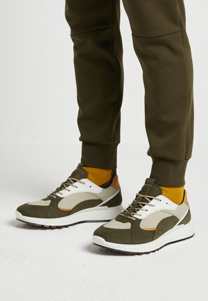 Trainers - grape leaf
