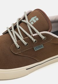 Etnies JAMESON - Obuća za skateboard - brown/tan
