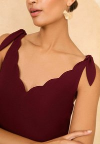 Love & Roses V NECK SCALLOP DETAIL TIE SHOULDER REGULAR FIT - Blúz - red