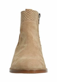Beige suède enkellaars met een gestructureerde bruine hak, voorzien van een zijrits en een gladde afwerking. Ontworpen voor een perfecte pasvorm.