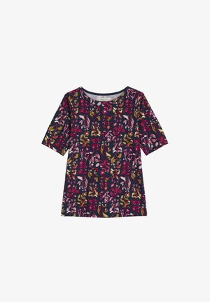 Tmavomodrá blúzka s krátkym rukávom s viacfarebným kvetinovým vzorom v ružovej, žltej a zelenej farbe, okrúhlym výstrihom a tromi gombíkmi vpredu.