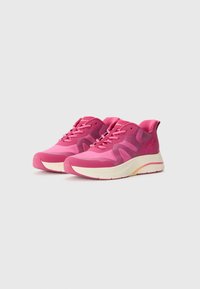Scarpe da tennis rosa con un design elegante, realizzate in materiale traspirante, dotate di una suola ammortizzata e dettagli testurizzati per una migliore presa.