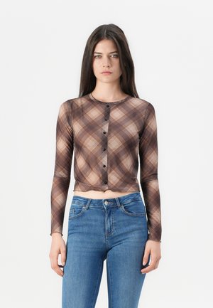 Smeđi i bež karirani dugosleeve top, prozračna tkanina, okrugli izrez, s crnim dugmadi na prednjoj strani i skraćenim rubom.