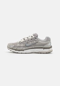 Nike Sportswear P-6000 PRM  - Trainers - light iron ore/metallic silver/photon dust/flat pewter/summit white