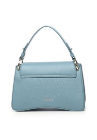 Borsa a mano in pelle azzurro chiaro con forma strutturata, manico superiore e chiusura a patta. Presenta cuciture discrete e dettagli in metallo color oro.