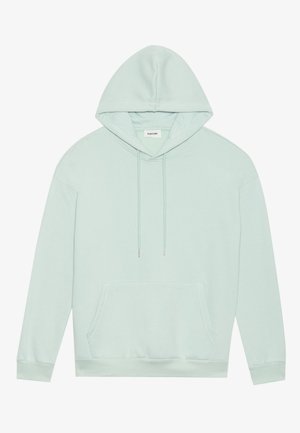 Sudadera con capucha de un suave color verde menta, que cuenta con un bolsillo tipo canguro y detalles de cordón en la capucha.