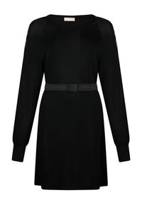 Robe en maille noire à manches longues et encolure ronde, dotée d'une ceinture avec détail logo à la taille et d'accents texturés sur les manches.
