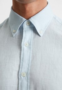 Thumbnail Image 3