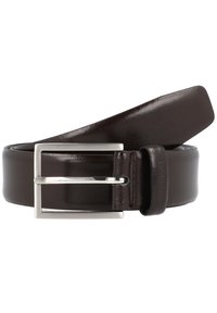 Cintura in pelle marrone con finitura liscia, dotata di una fibbia rettangolare in argento e di un anello cucito per la estremità della cintura.