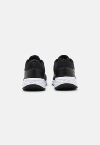 Nike Performance NIKE REVOLUTION 6 - Scarpe da corsa su strada - black/metallic gold/white