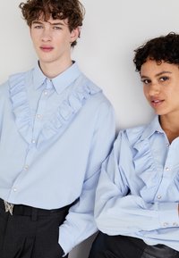Sister Jane LOUIE RUFFLE SHIRT - Marškiniai - blue