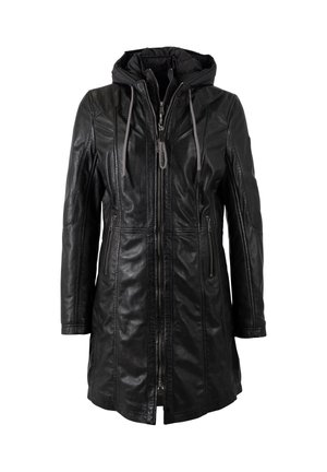 Cappotto lungo in pelle nera con zip frontale, due tasche laterali e cappuccio removibile. Presenta dettagli di cuciture verticali e una texture liscia.