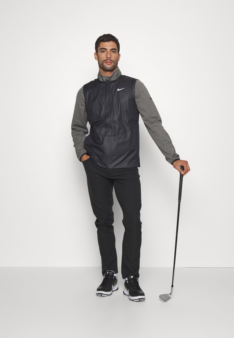 Nike Golf M NK SFADV VEST - Hardshellová bunda - black/black/anthracite/white