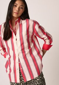 Next OVERSIZED  - Paitapusero - red ecru stripe