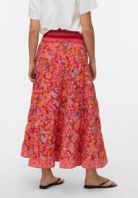 Vero Moda VMSWIP LANGER - Jupe longue - high risk red