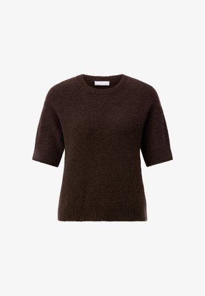 Smeđi džemper s kratkim rukavima izrađen od mekanog, teksturiranog materijala s okruglim izrezom i rebrastim rubom. Ima ležeran kroj i minimalan dizajn.