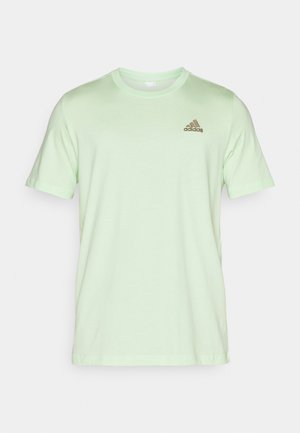 adidas Sportswear ESSENTIALS SINGLE EMBROIDERED SMALL LOGO - Navadna majica - semi green spark