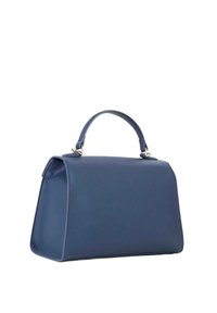 Sac à main en cuir bleu avec une forme structurée, une anse supérieure et une texture lisse. Il présente des ferrures dorées et un design fermé.