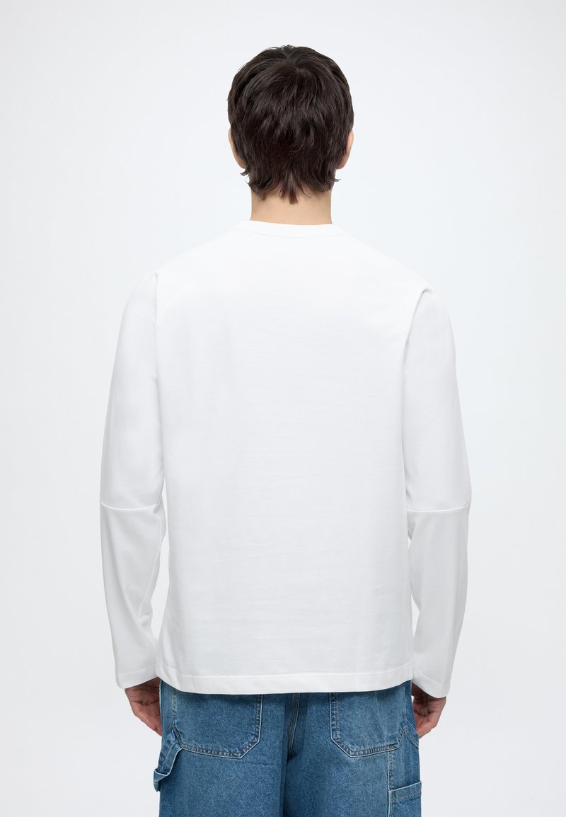 Calvin Klein GRAPHIC TEE ICON SPORT - Top s dlouhým rukávem - classic white