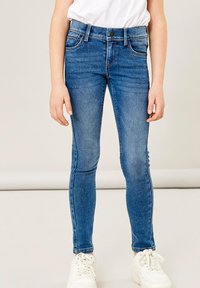 Name it - NKFPOLLY PANT - Jeans Skinny Fit - medium blue denim Miniatyrbilde 1