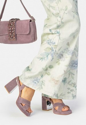 Sandalias de tacón - morado