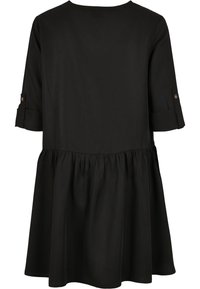 Robe noire à col rond et manches trois-quarts. Dotée d'une jupe froncée et de boutons aux poignets, fabriquée dans un tissu lisse et léger.