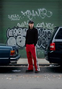 Cleptomanicx CRISS CROSS - Svetrík - black