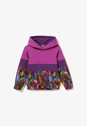 Fioletowa bluza z kapturem z ciemniejszym fioletowym pasem i kolorowym, dżunglowym wzorem liści oraz pasków zebry na rękawach i dolnej części tułowia.