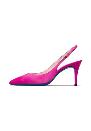 Scarpa con tacco alto slingback in camoscio rosa acceso con punta affilata, cinturino regolabile e suola blu, mostrata di profilo su sfondo bianco.