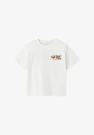 Witte katoenen t-shirt met korte mouwen en een ronde hals. Heeft een kleurrijke grafische tekst "Fresh Start Tropical Fruits" op de voorkant.